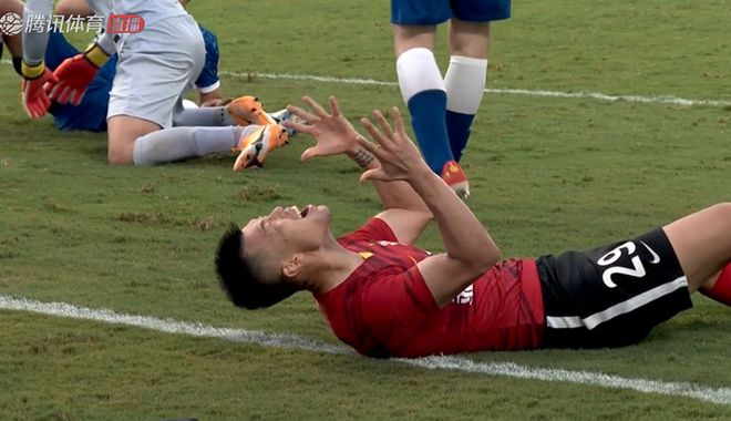 西普里安伤退等三人因伤离场，亚泰遭遇伤病危机