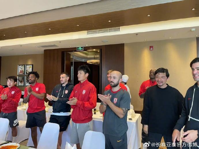 亚泰将士重返大本营，第二队长吴亚轲的坚韧信念——从失败中走出，迎接新的征程
