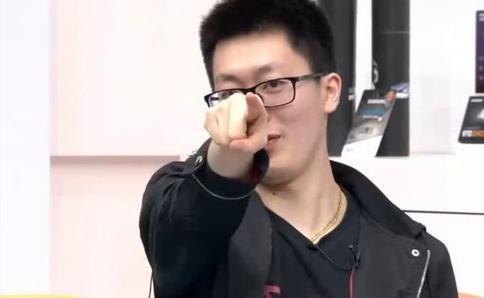 足球盛宴，管泽元解说直播，激情与专业共鸣的解说魅力