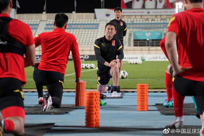 国足重塑嵌合体阵容，老将新人协同作战，迎来蜕变时刻