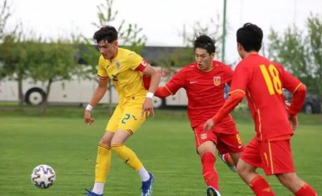 小将萧晨熙的任意球破门，U16国足先拔头筹